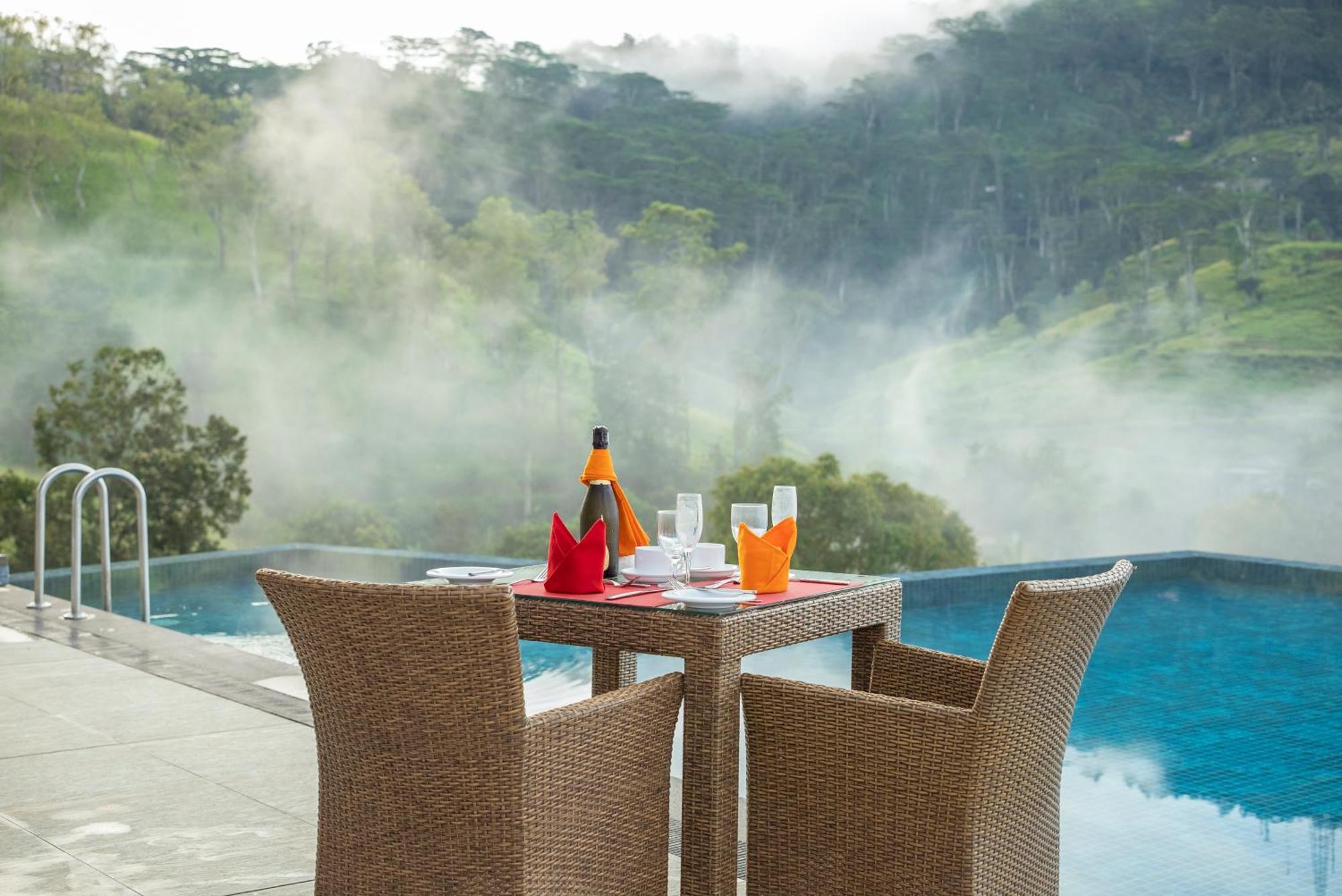 Skyloft Kandy By Aaradhya Bagian luar foto